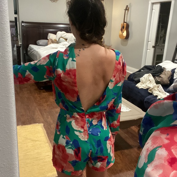 Multi color floral romper - Picture 2 of 3